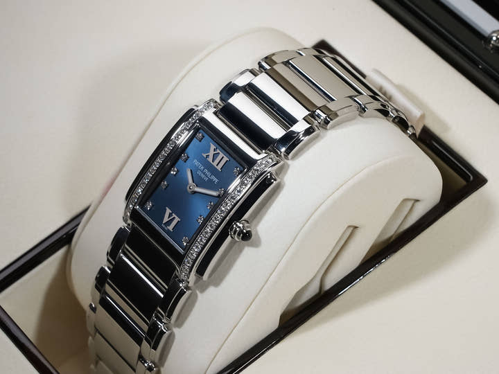 パテックフィリップ Twenty-4 Ref.4910/10A-012 ステンレススチール ブルー文字盤