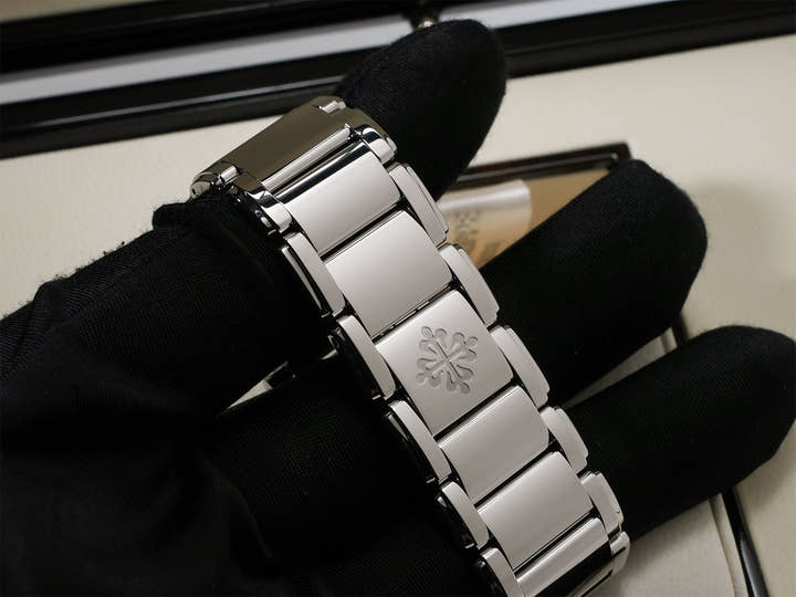 パテックフィリップ Twenty-4 Ref.4910/10A-012 ステンレススチール ブルー文字盤