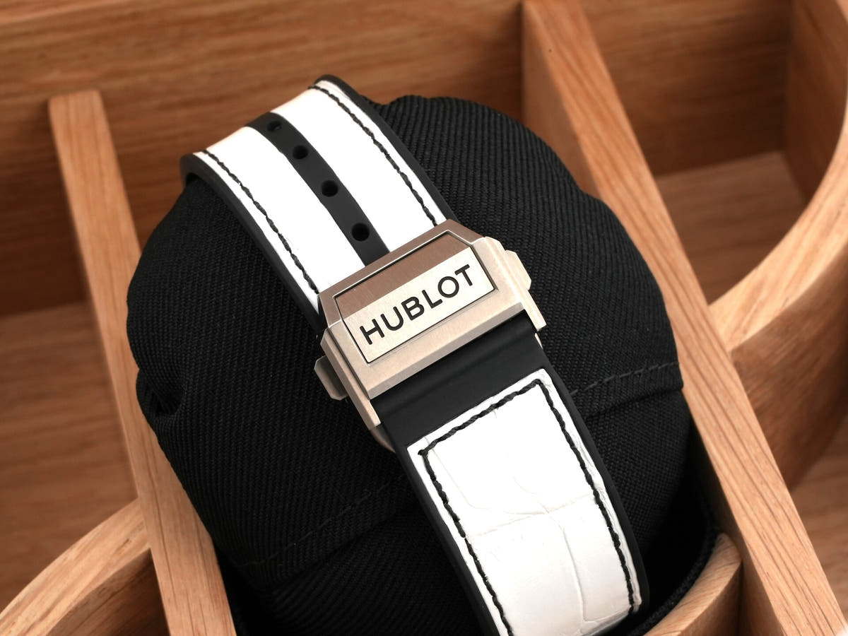 Hublot Big Bang Unico Black &amp; White Ref.421.NX.2010.LR.JPN Matte White Skeleton Dial Excellent Condition z5zvqb3c