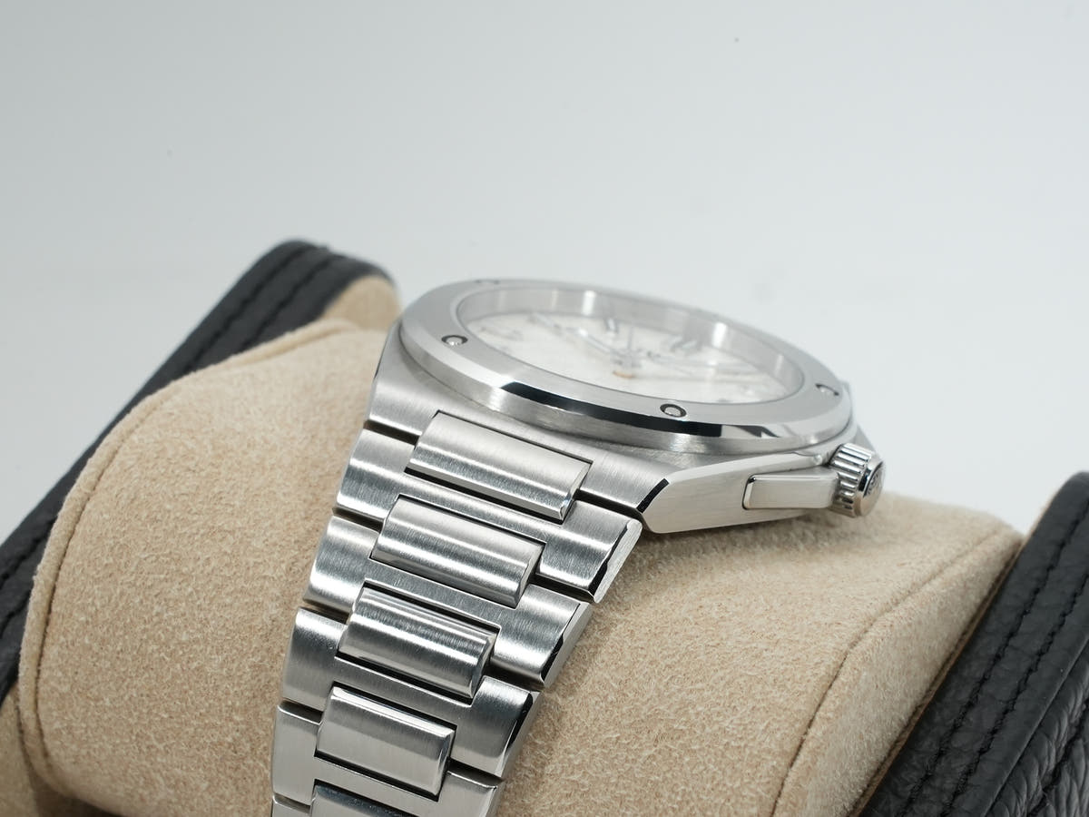 IWC インヂュニア オートマティック 40 Ref.IW328902 ホワイト文字盤 美中古 h99ahmq7