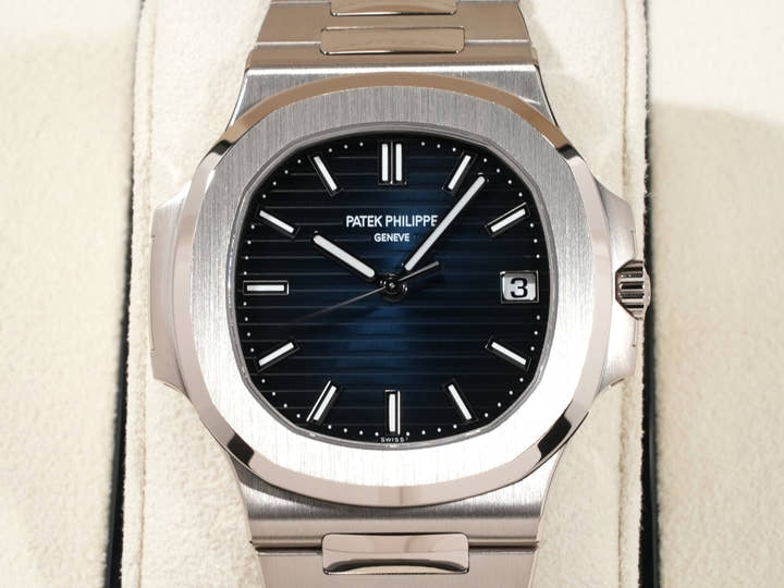 パテックフィリップ ノーチラス Ref.5811/1G-001 ホワイトゴールド ブルー・ソレイユ文字盤