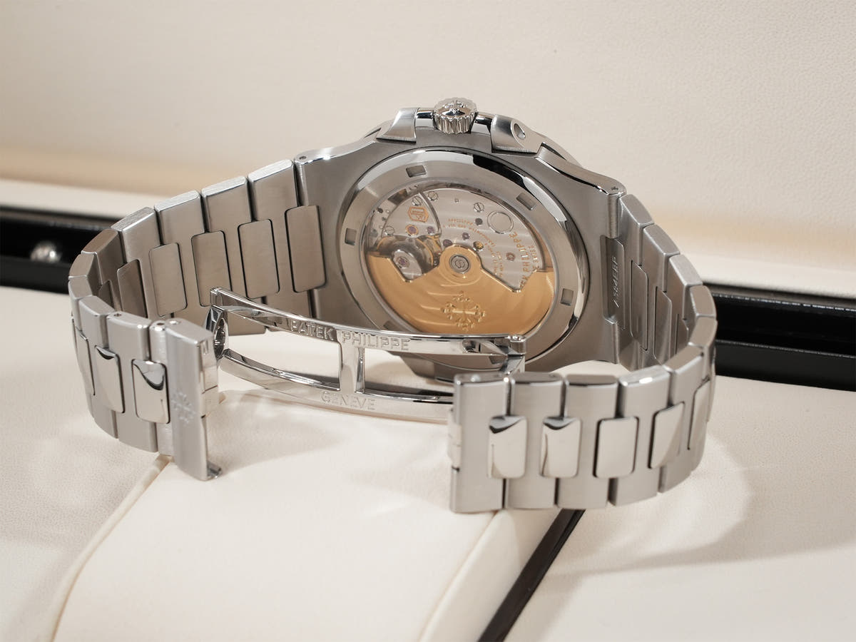 パテックフィリップ ノーチラス Ref.5711/1A-011 ホワイト文字盤 美中古 evqrxq3z