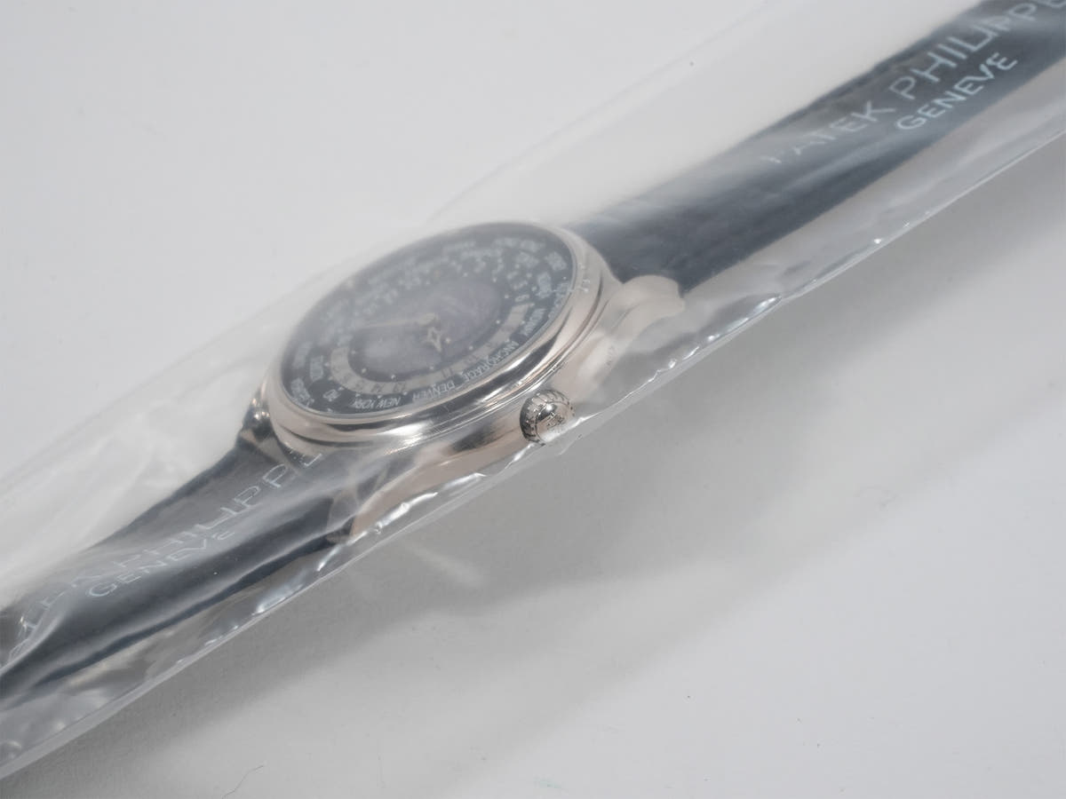 パテックフィリップ コンプリケーション ワールドタイム ムーンフェイズ Ref.5575G-001 ブラック文字盤 デッドストック iar8zn96