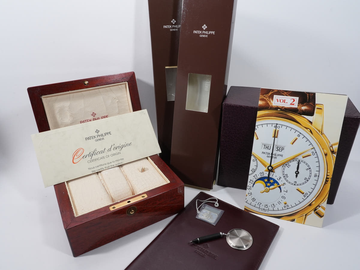 パテックフィリップ パーペチュアルカレンダー クロノグラフ Ref.3970EG-001 シルバー文字盤 中古 mhbhws2h