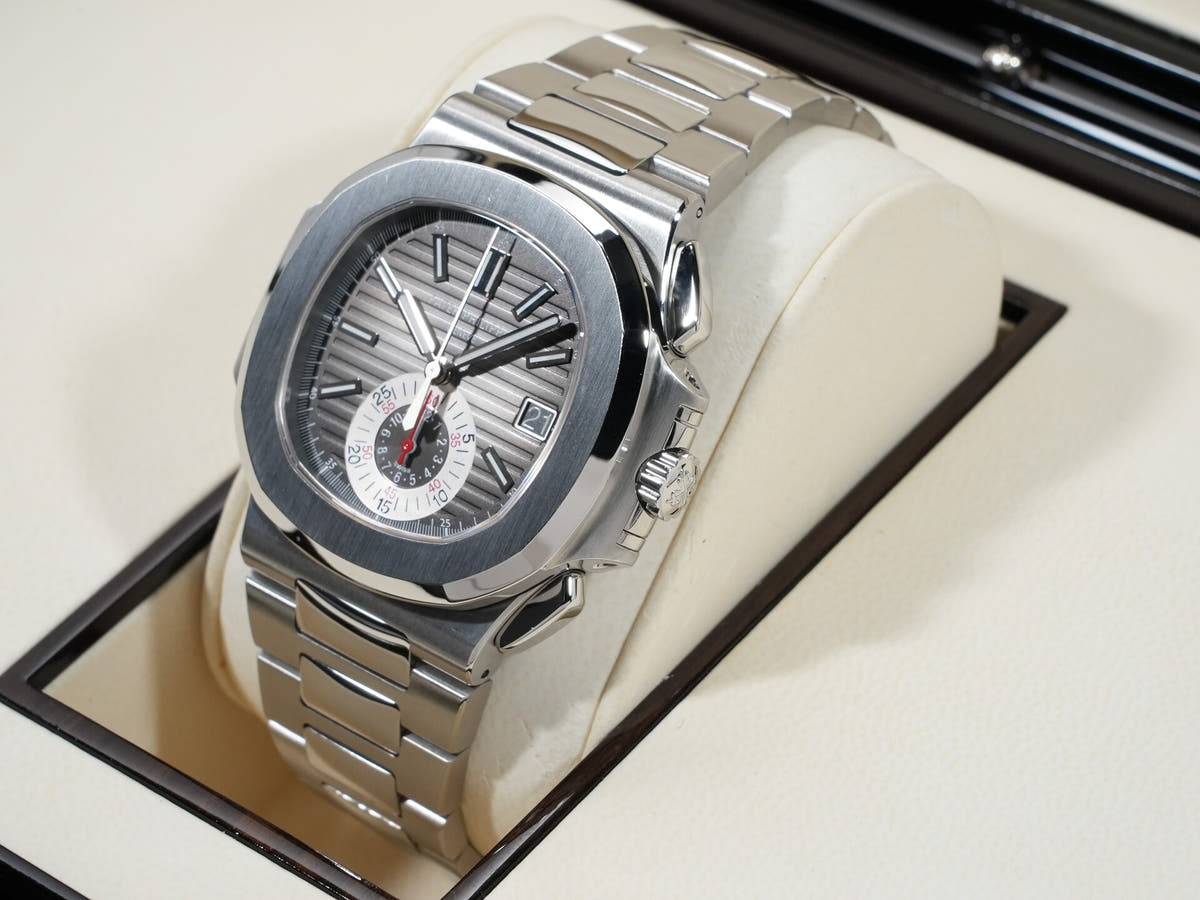 パテックフィリップ ノーチラス クロノグラフ Ref.5980/1A-014 ブラック文字盤 美中古 q4wu2vk6
