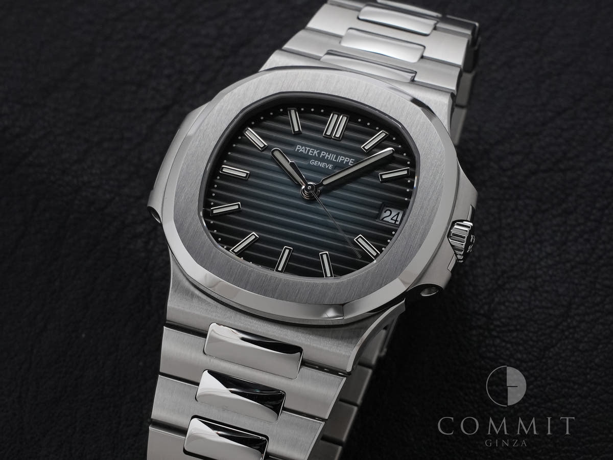 パテックフィリップ ノーチラス Ref.5711/1A-010 ブルー文字盤 中古 vzakfp5b