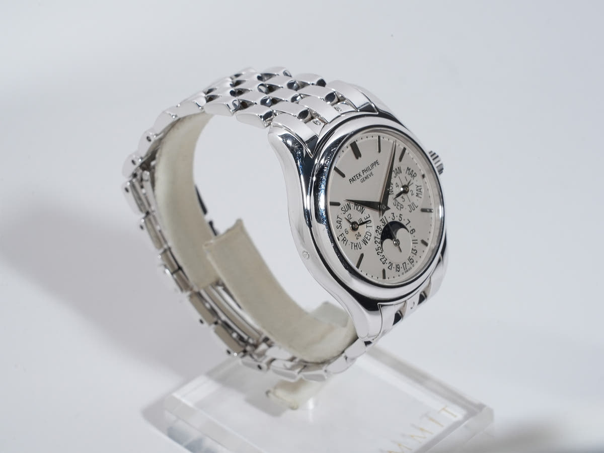 パテックフィリップ パーペチュアルカレンダー Ref.5136/1G-001 シルバー文字盤 中古 a76nsox9