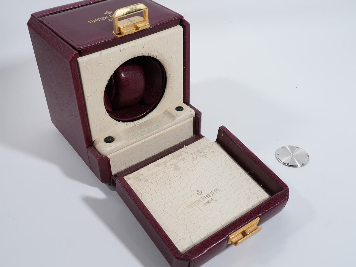 パテックフィリップ パーペチュアルカレンダー Ref.5136/1G-001 シルバー文字盤 中古 a76nsox9