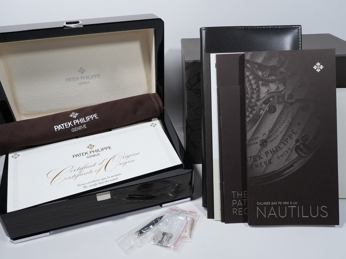 パテックフィリップ ノーチラス プチコンプリケーション Ref.5712/1A-001 ブルー文字盤 中古 r283jvpz