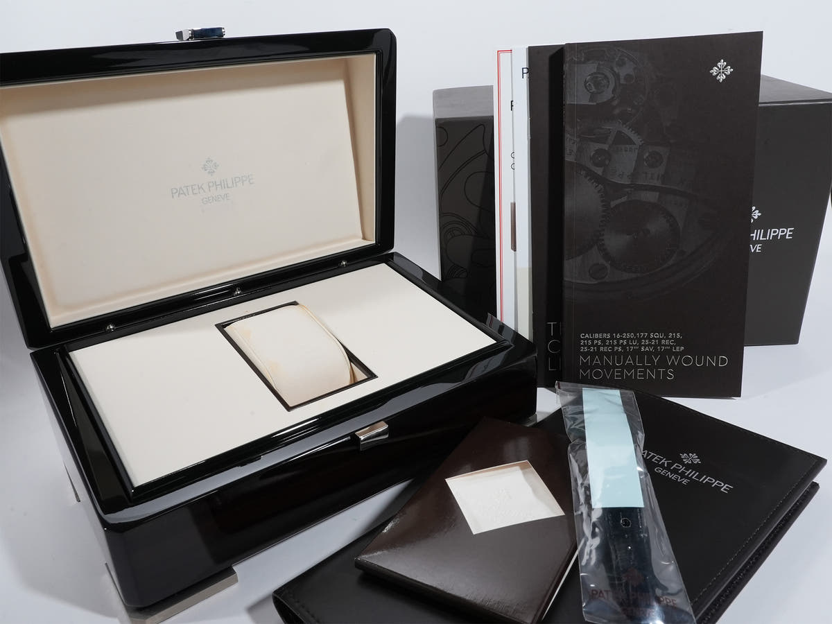 パテックフィリップ カラトラバ Ref.5119R-001 ホワイト文字盤 中古 2hs4gg6w