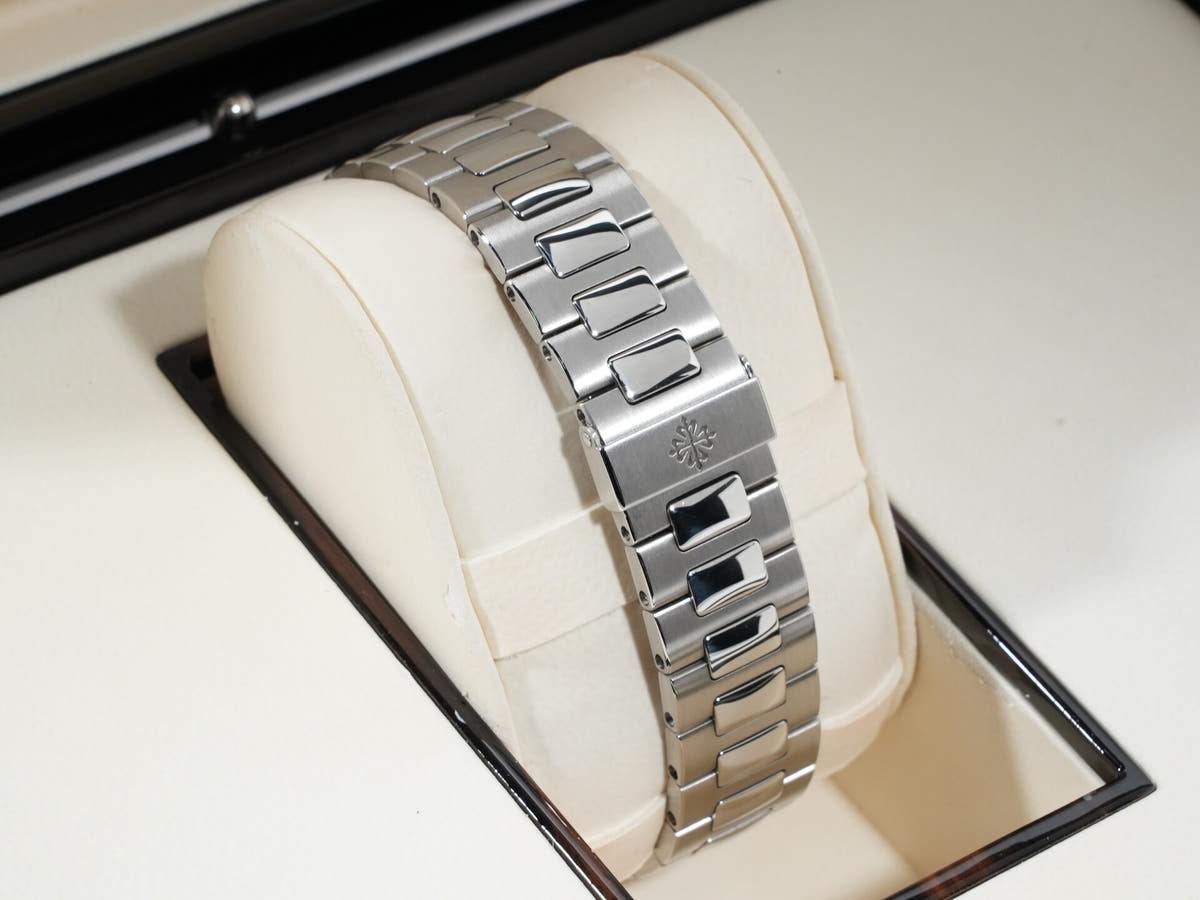 パテックフィリップ ノーチラス Ref.5800/1A-001 ブルー文字盤 美品 3a9m83dc