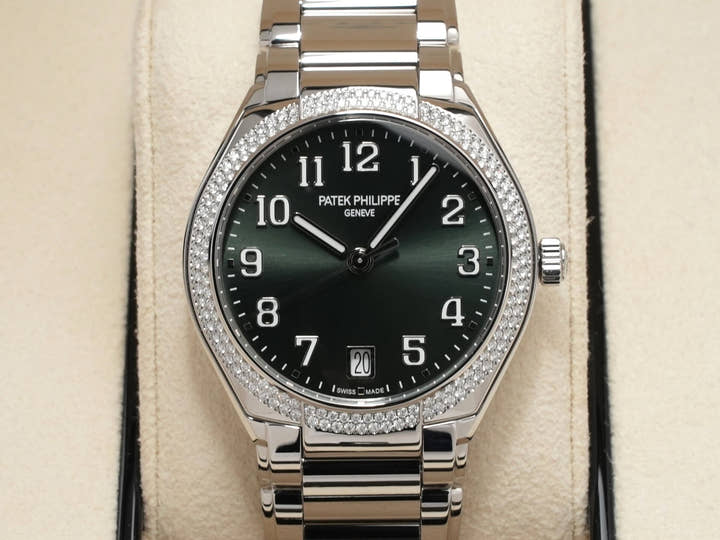 パテックフィリップ Twenty-4 Ref.7300/1200A-011 ステンレススチール オリーブグリーン ソレイユ文字盤
