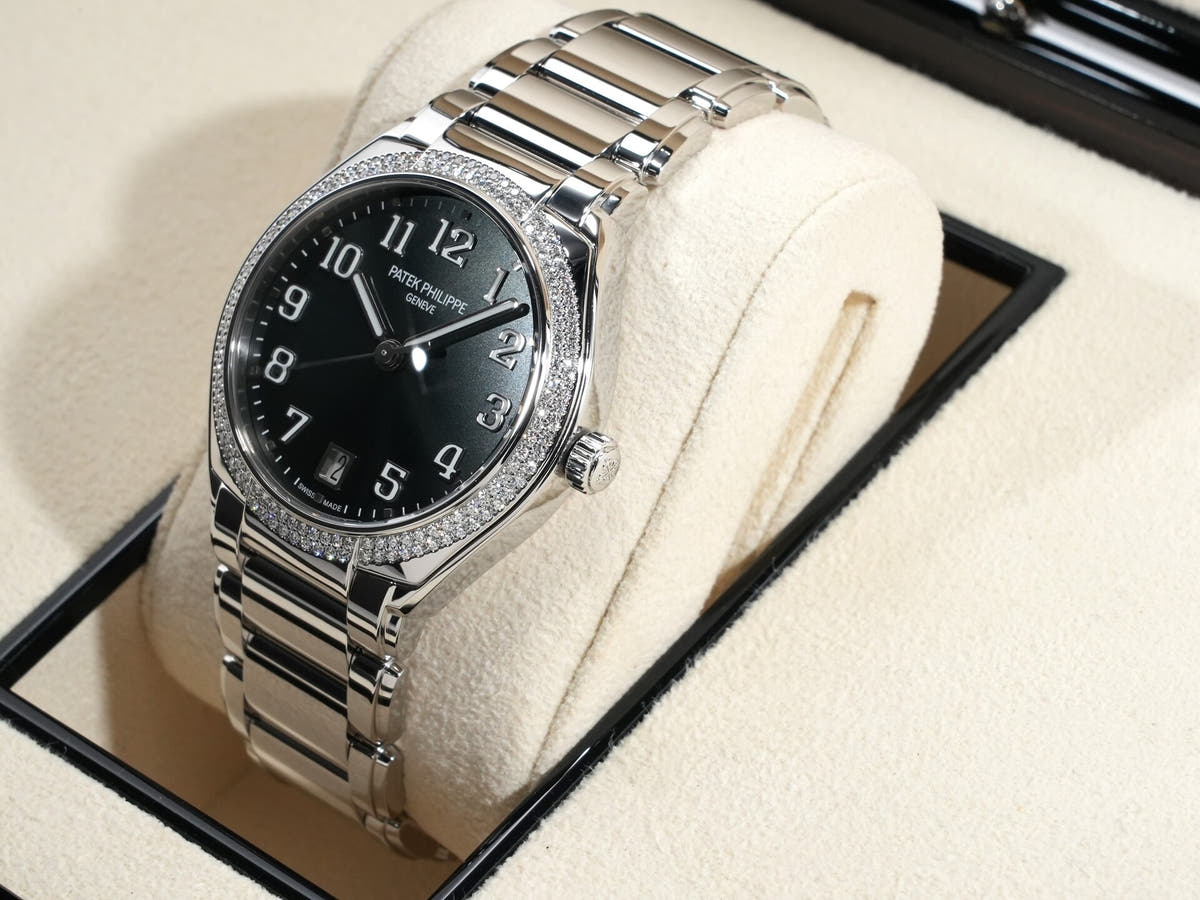 パテックフィリップ Twenty-4 Ref.7300/1200A-011 オリーブグリーン ソレイユ文字盤 美中古 95v8jgkp