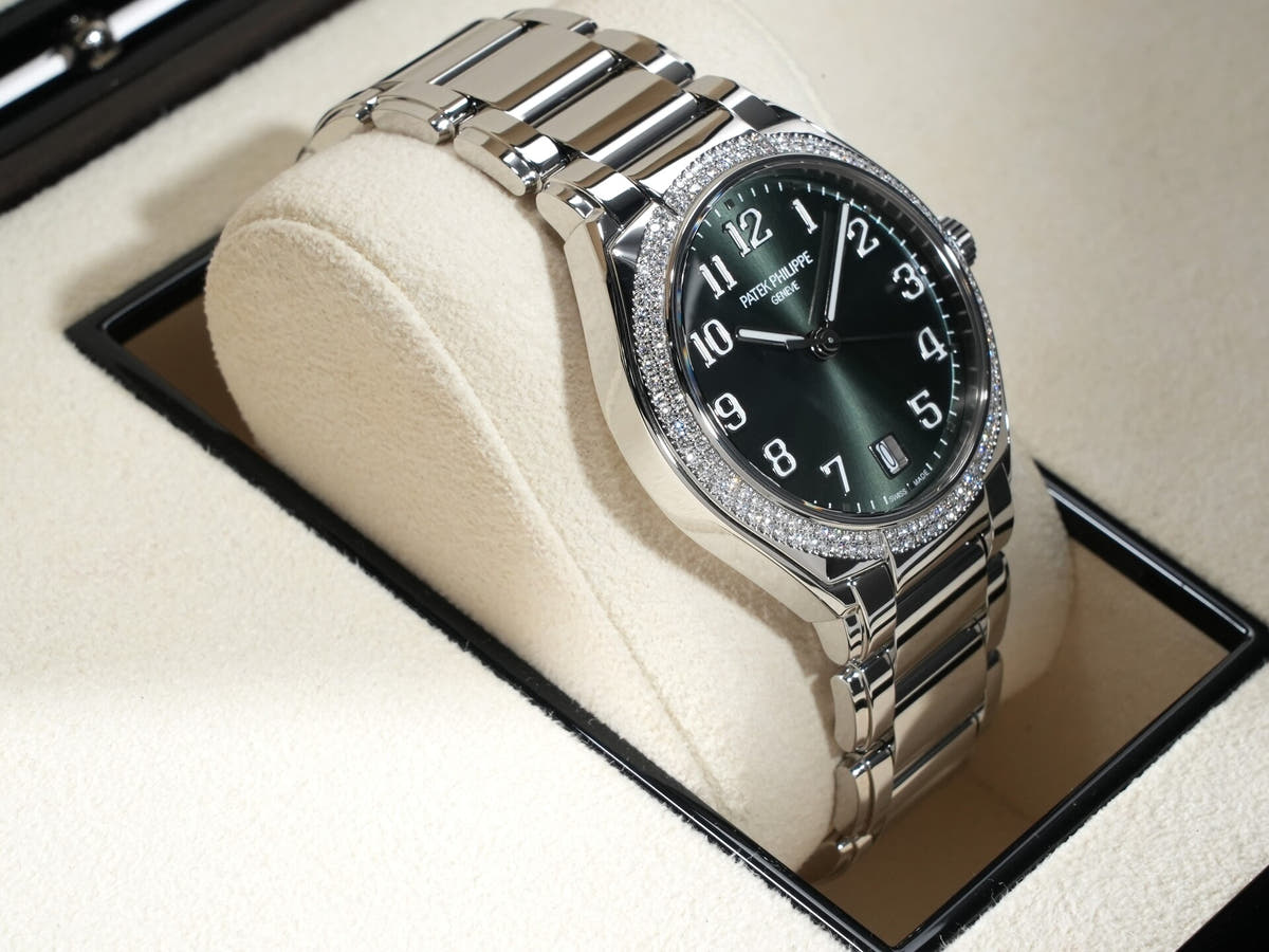パテックフィリップ Twenty-4 Ref.7300/1200A-011 オリーブグリーン ソレイユ文字盤 美中古 95v8jgkp