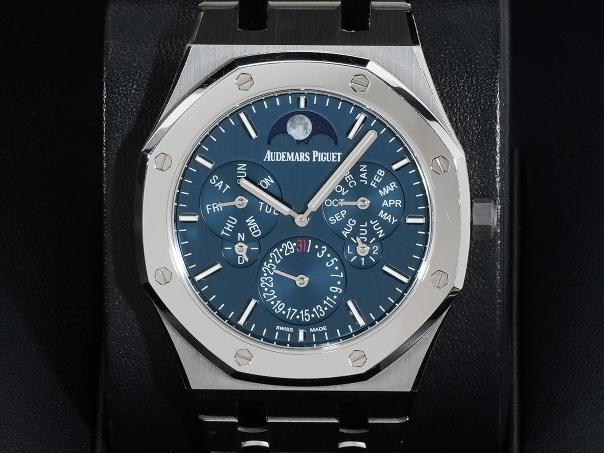 オーデマピゲ ロイヤルオーク パーペチュアルカレンダー ウルトラ シン Ref.26586IP.OO.1240IP.01 ブルー文字盤 中古 nc3hadnn