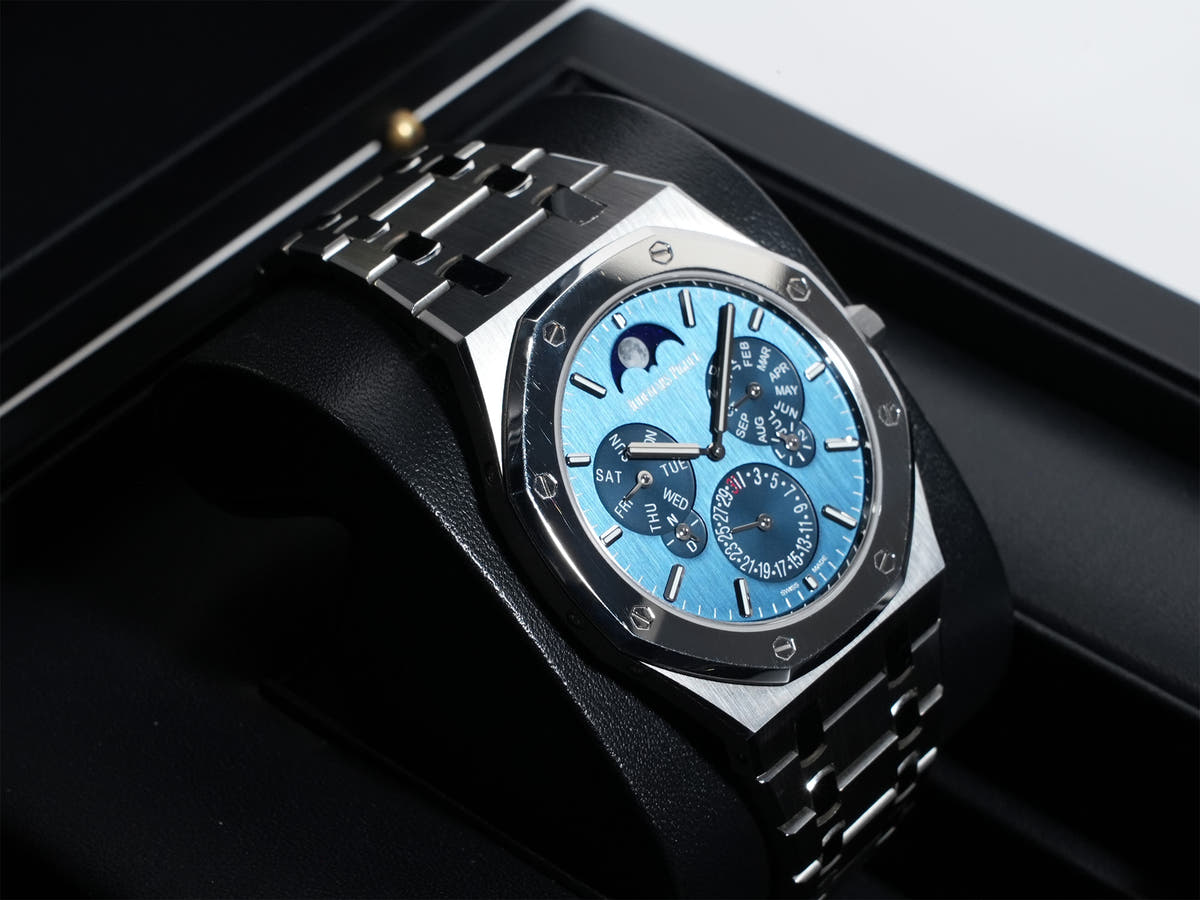 オーデマピゲ ロイヤルオーク パーペチュアルカレンダー ウルトラ シン Ref.26586IP.OO.1240IP.01 ブルー文字盤 中古 nc3hadnn