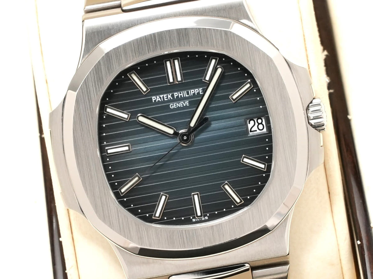 パテックフィリップ ノーチラス Ref.5711/1A-001 ブルー文字盤 美中古 2meijhs2