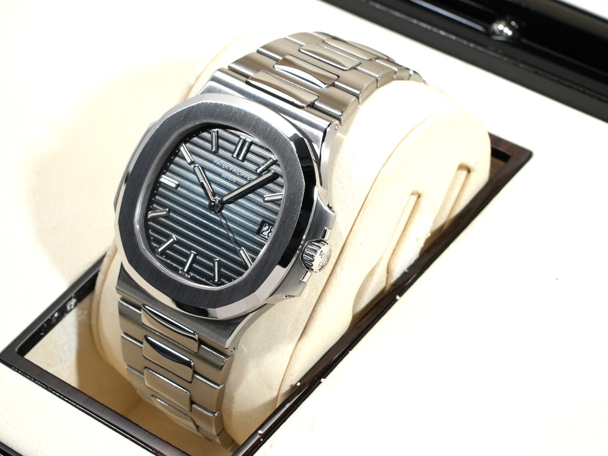 パテックフィリップ ノーチラス Ref.5711/1A-001 ブルー文字盤 美中古 2meijhs2