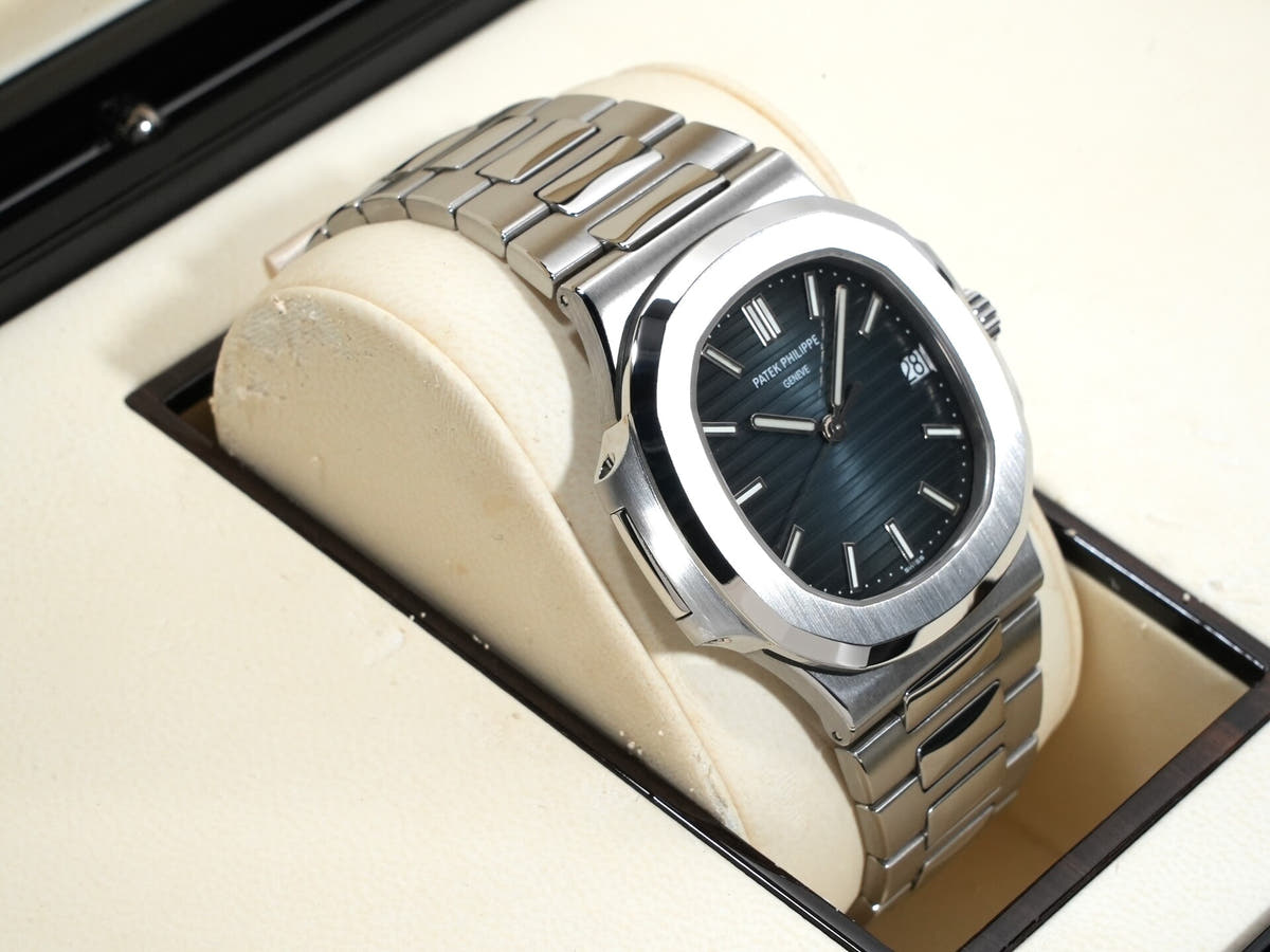 パテックフィリップ ノーチラス Ref.5711/1A-001 ブルー文字盤 美中古 2meijhs2