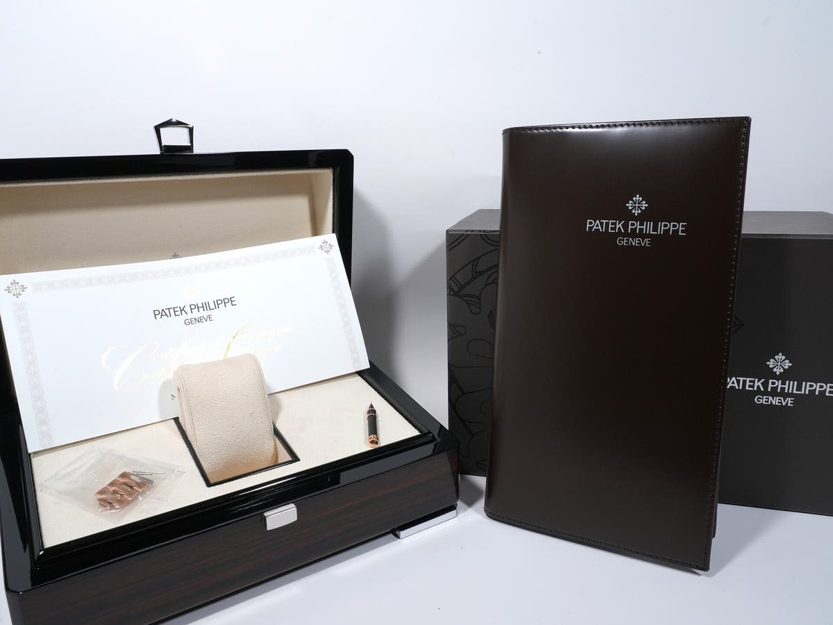 パテックフィリップ ノーチラス トラベルタイム クロノグラフ Ref.5990/1R-001 ブルーソレイユ文字盤 美中古 225yf8hh