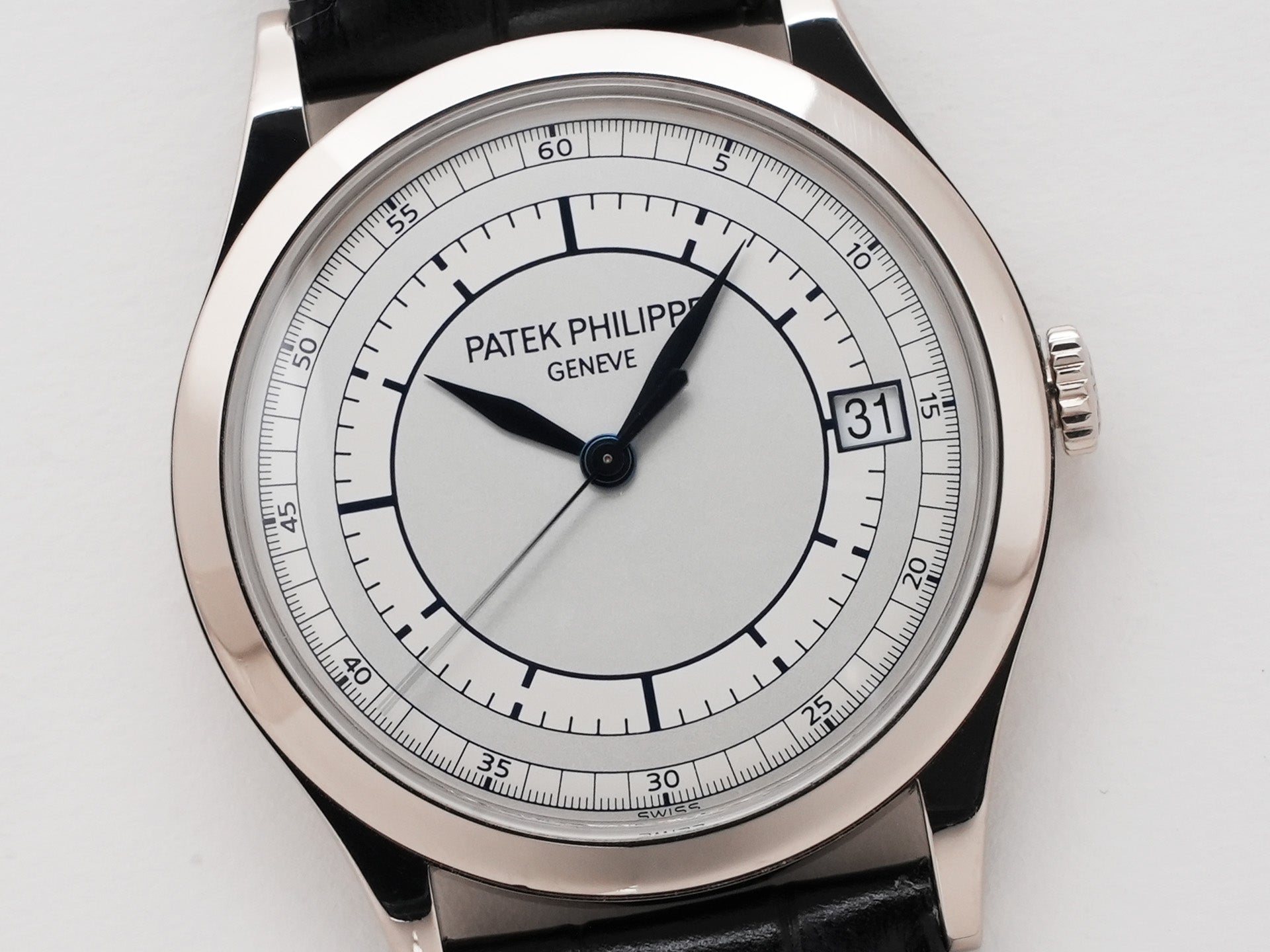 パテックフィリップ カラトラバ Ref.5296G-001 18KWG シルバー文字盤 中古 4x9sf5jg