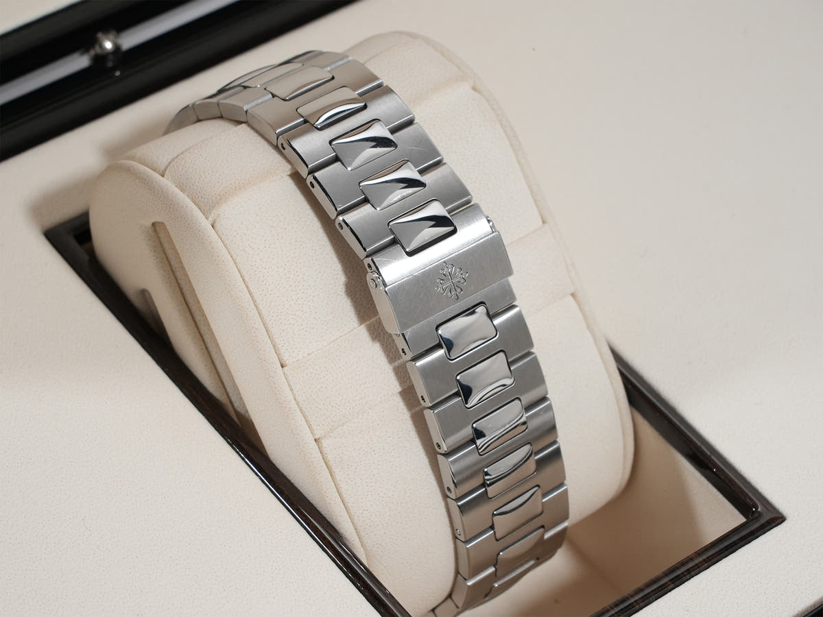 パテックフィリップ ノーチラス Ref.5711/1A-010 ブルー文字盤 中古 tcypp6s5