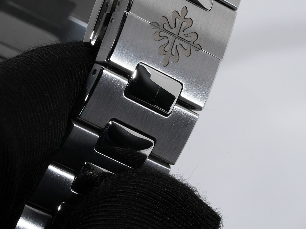 パテックフィリップ キュビタス Ref.5821/1A-001 グリーン文字盤 未使用 x7eei6s6