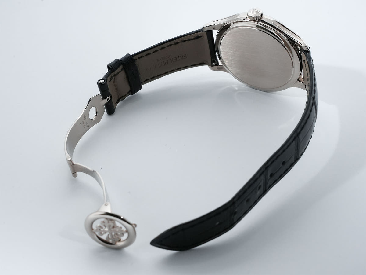 パテックフィリップ カラトラバ Ref.5227G-010 ブラック文字盤 美中古 c2gb6qo3
