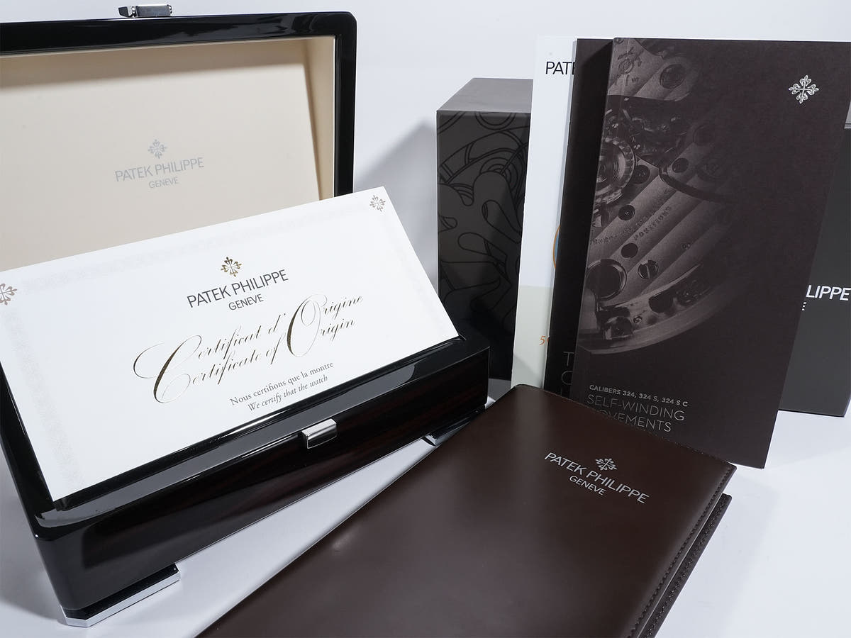 パテックフィリップ カラトラバ Ref.5227G-010 ブラック文字盤 美中古 c2gb6qo3