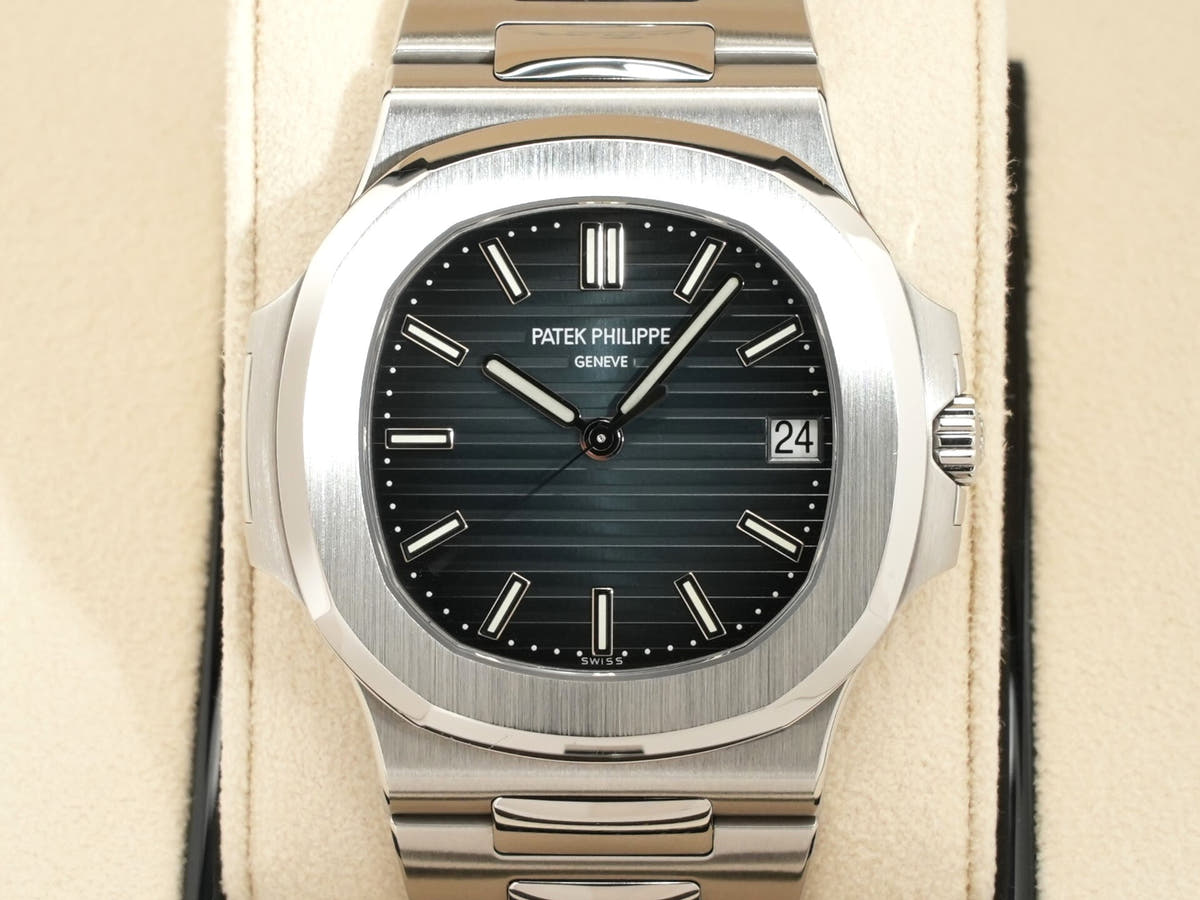 パテックフィリップ ノーチラス Ref.5711/1A-010 ブルー文字盤 中古 8pwuso34