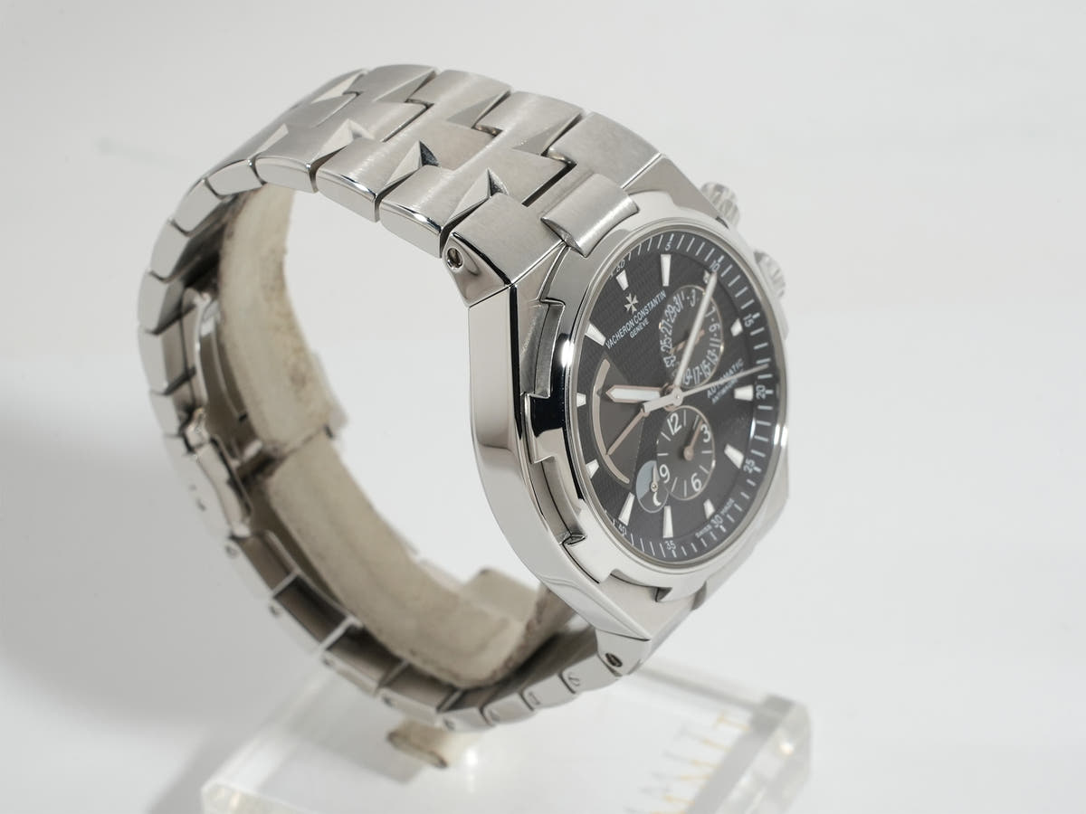 Vacheron Constantin Overseas Dual Time Ref. 47450/B01A-9227 SS Black Dial Pre-owned  (ae85svhb appears to be an internal reference number and not part of the product description)