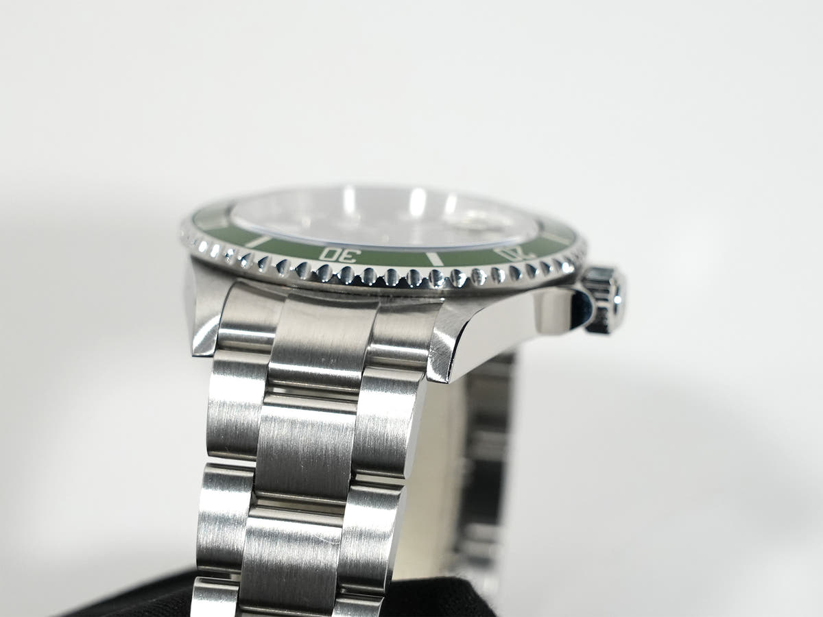 Rolex Submariner Date Ref.16610LV Black Dial Used 5b3eg4sy