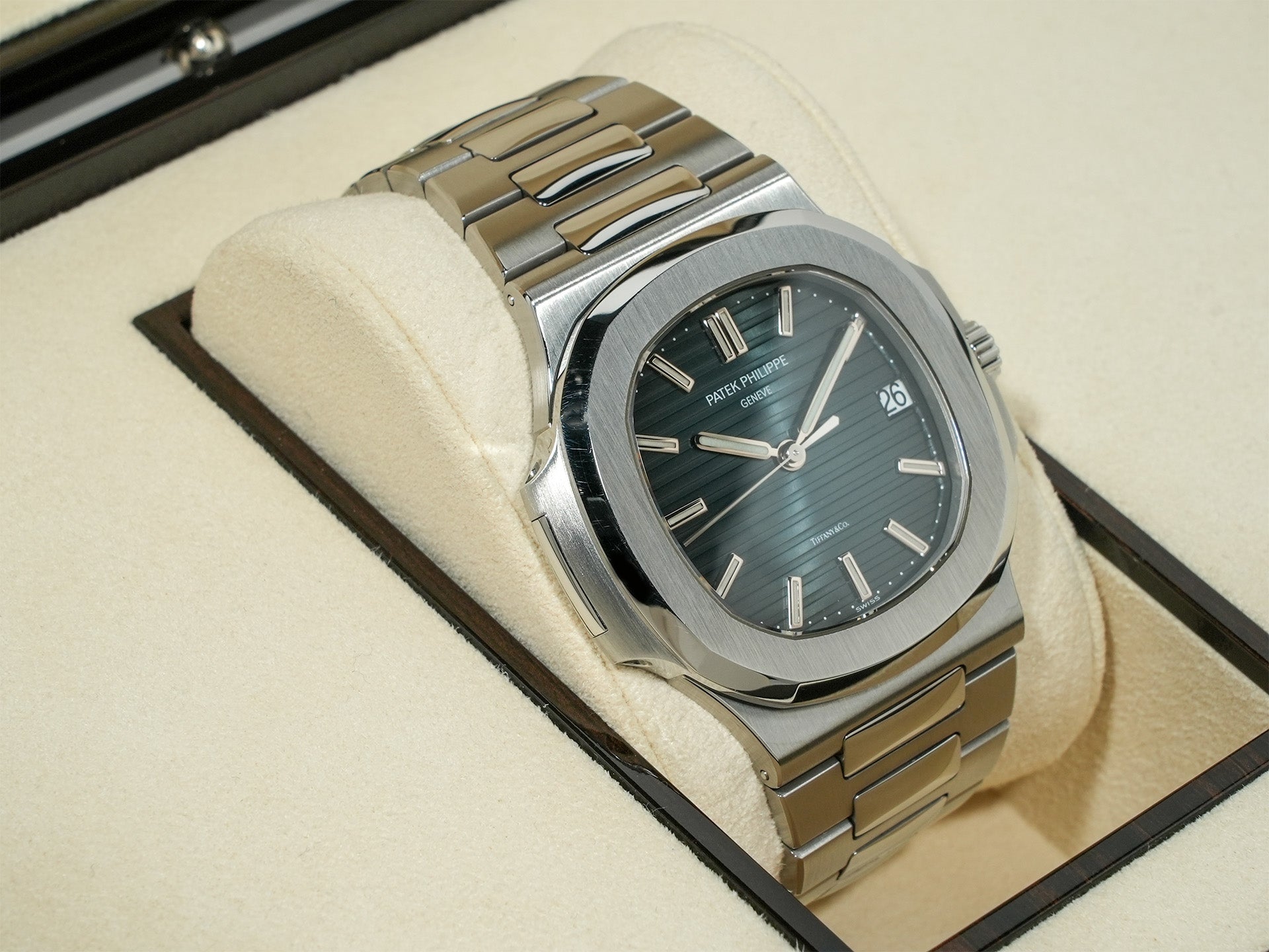 パテックフィリップ ノーチラス TIFFANY&CO. 5711/1A-010 ブルー