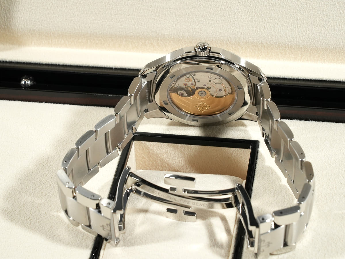 パテックフィリップ アクアノート エクストララージ Ref.5167/1A-001 ブラック文字盤 未使用 7ghzxiyv