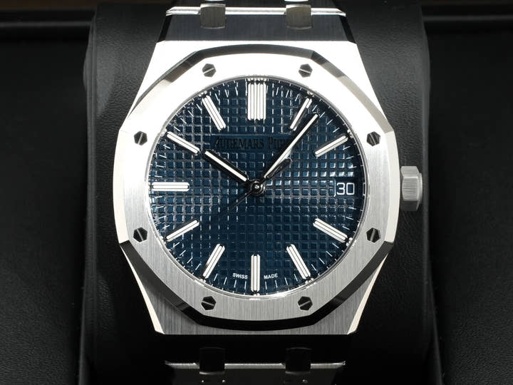 Audemars Piguet Royal Oak Automatic Ref.15510ST.OO.1320ST.06 Night Blue Dial Unused gxg37azo
