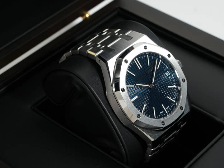 Audemars Piguet Royal Oak Automatic Ref.15510ST.OO.1320ST.06 Night Blue Dial Unused gxg37azo