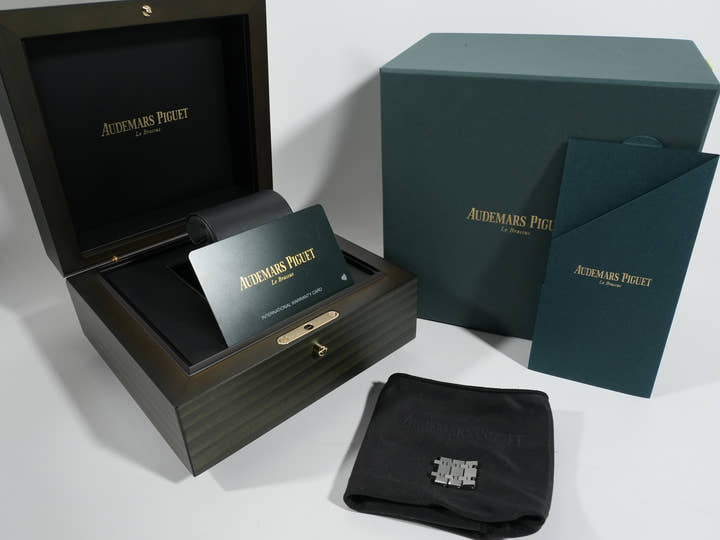 Audemars Piguet Royal Oak Automatic Ref.15510ST.OO.1320ST.06 Night Blue Dial Unused gxg37azo