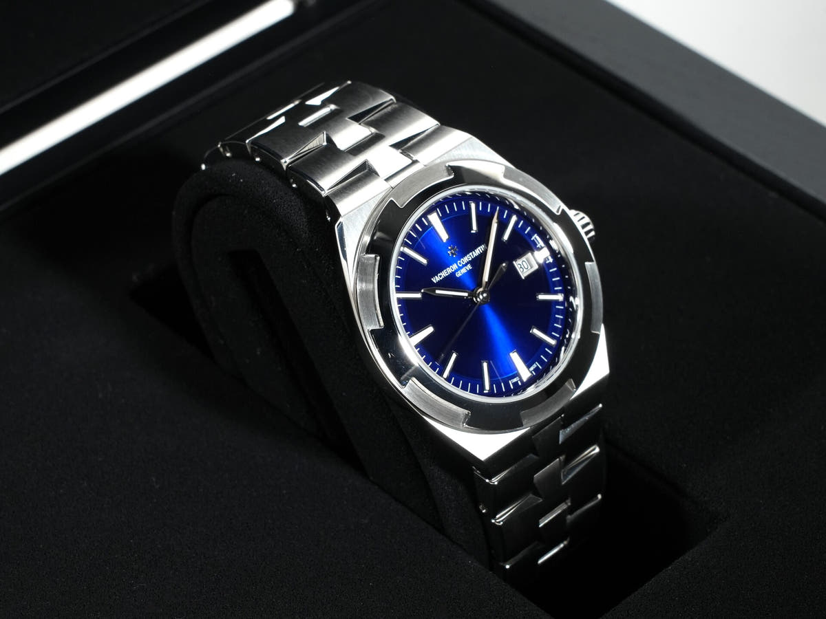 Vacheron Constantin Overseas Automatic Ref.4600V/200A-B980 Blue Dial Very Good Condition 7e4ptwk4