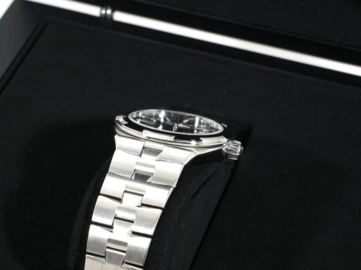 ヴァシュロンコンスタンタン オーヴァーシーズ オートマティック Ref.4600V/200A-B980 ブルー文字盤 極美品 7e4ptwk4