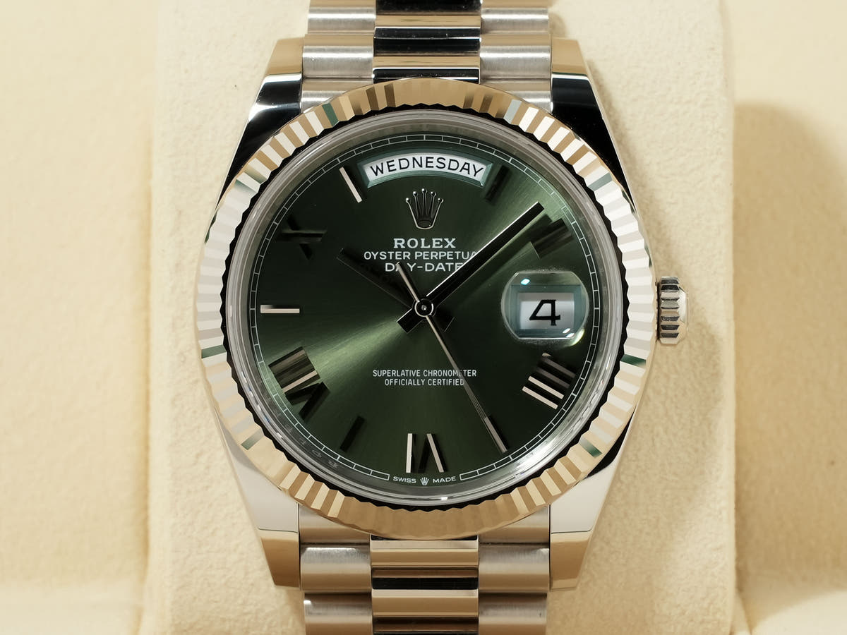 ロレックス デイデイト40 Ref.228239 オリーブグリーン文字盤 中古 7o8tcex9