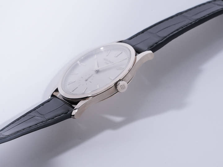 Patek Philippe Calatrava Ref.5196G-001 Silver Dial Used j425irz9