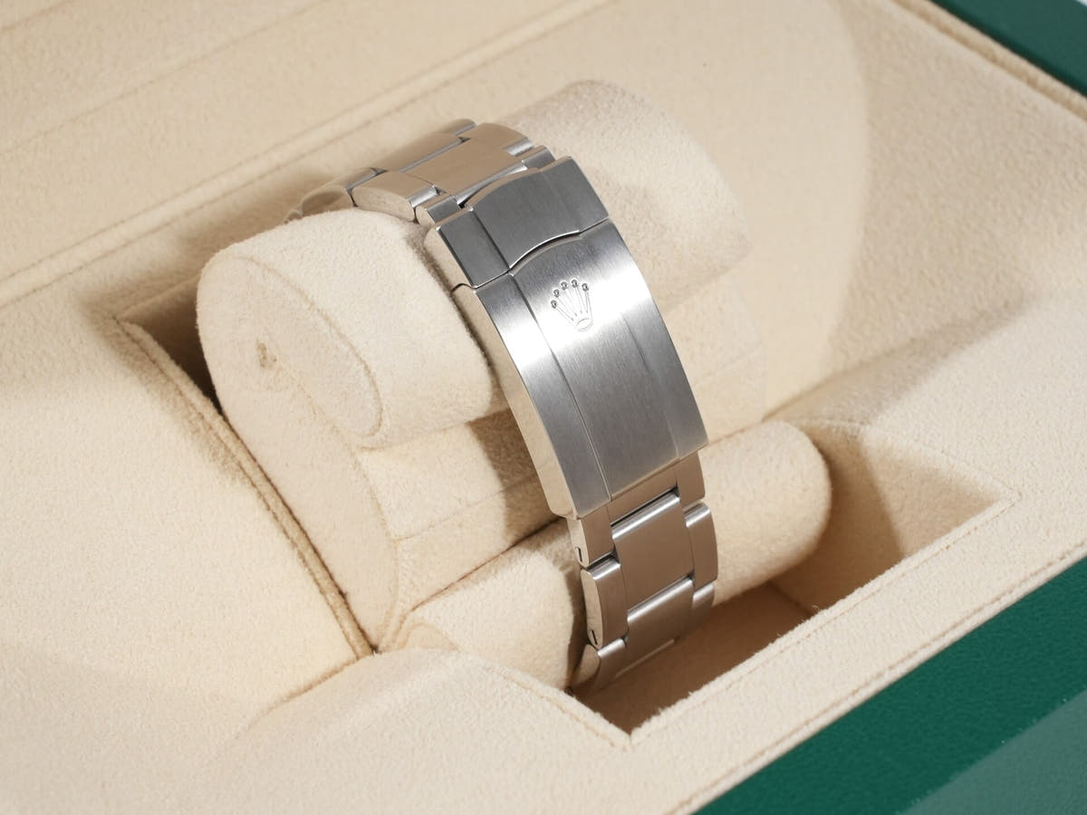 ロレックス オイスターパーペチュアル36 Ref.126000 ブラック文字盤 未使用 kuj3d2f9