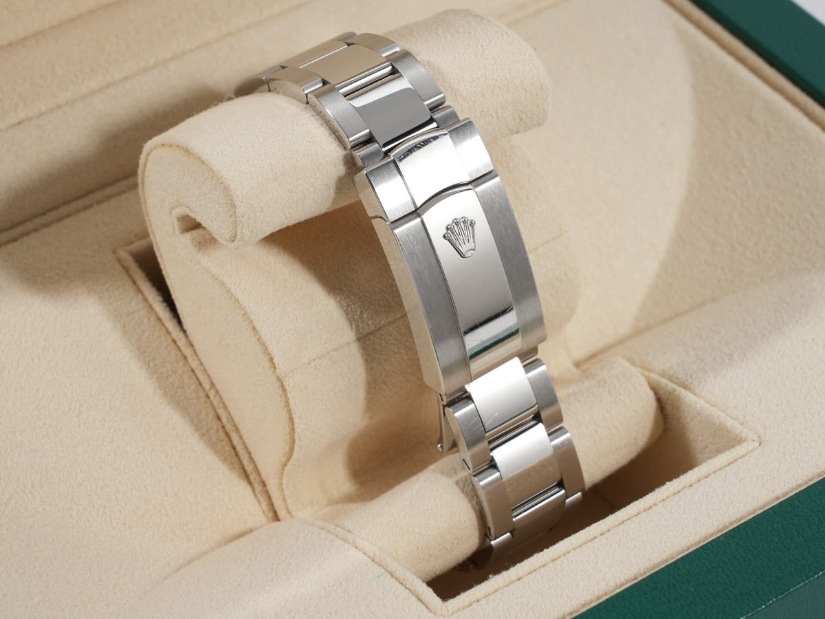 ロレックス ミルガウス Ref.116400GV Zブルー文字盤 中古 d3a86xhm