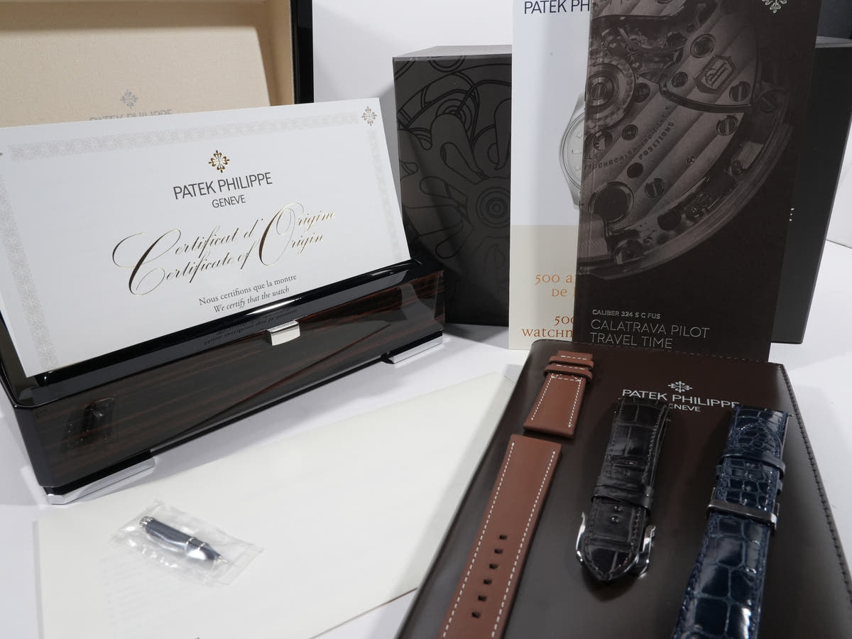 パテックフィリップ カラトラバ パイロット トラベルタイム Ref.5524G-001 ブルー文字盤 中古 cgf5pkin
