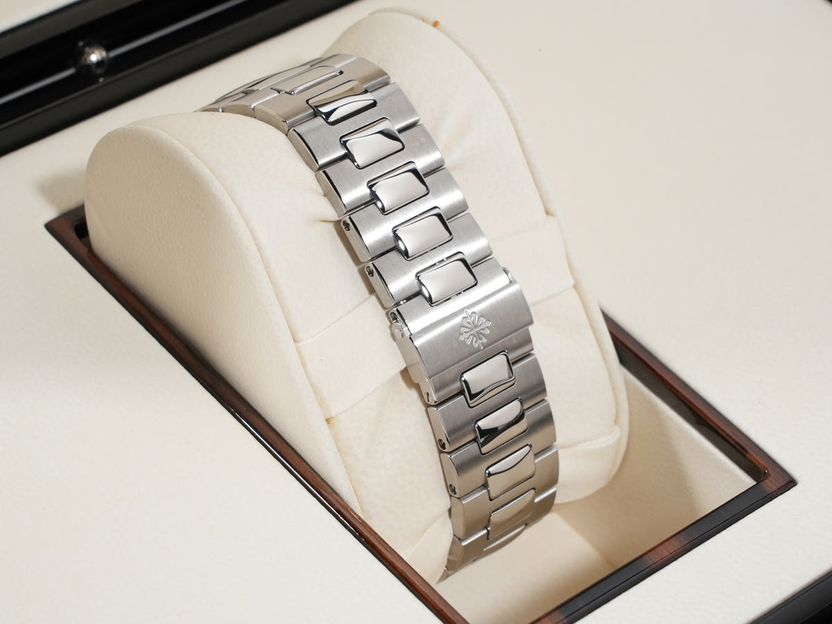パテックフィリップ ノーチラス Ref.5711/1A-001 ブルー文字盤 美中古 j4auuop9
