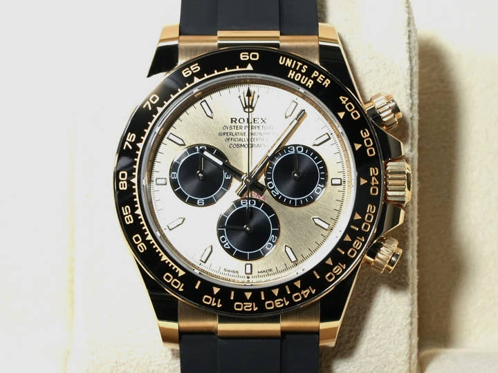 Rolex Daytona Ref. 126518LN Yellow Gold Golden x Bright Black Dial
