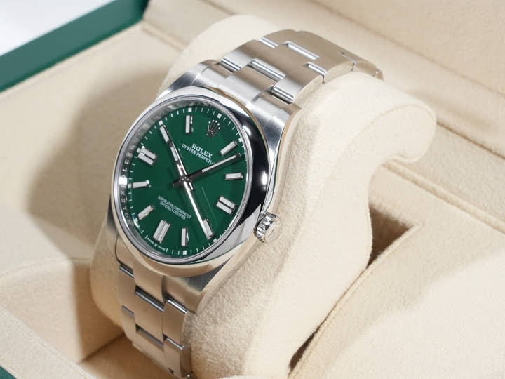 ロレックス オイスターパーペチュアル41 Ref.124300 ステンレススチール グリーン文字盤