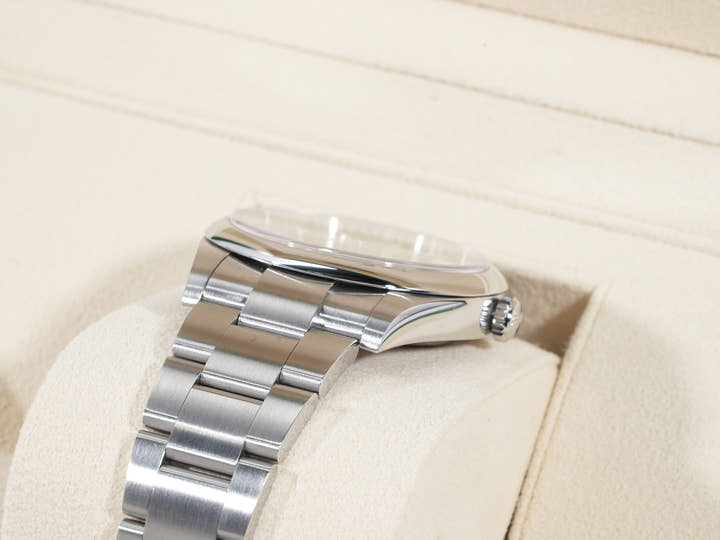 ロレックス オイスターパーペチュアル41 Ref.124300 ステンレススチール グリーン文字盤