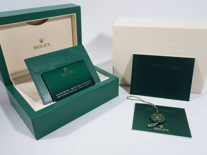 ロレックス オイスターパーペチュアル41 Ref.124300 ステンレススチール グリーン文字盤