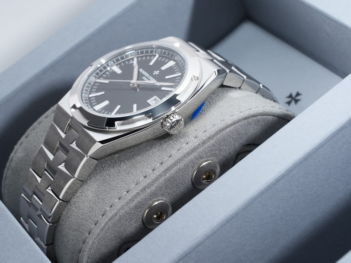 Vacheron Constantin Overseas Automatic Ref.4520V/210A-B483 Black Dial Unused jkc96fms